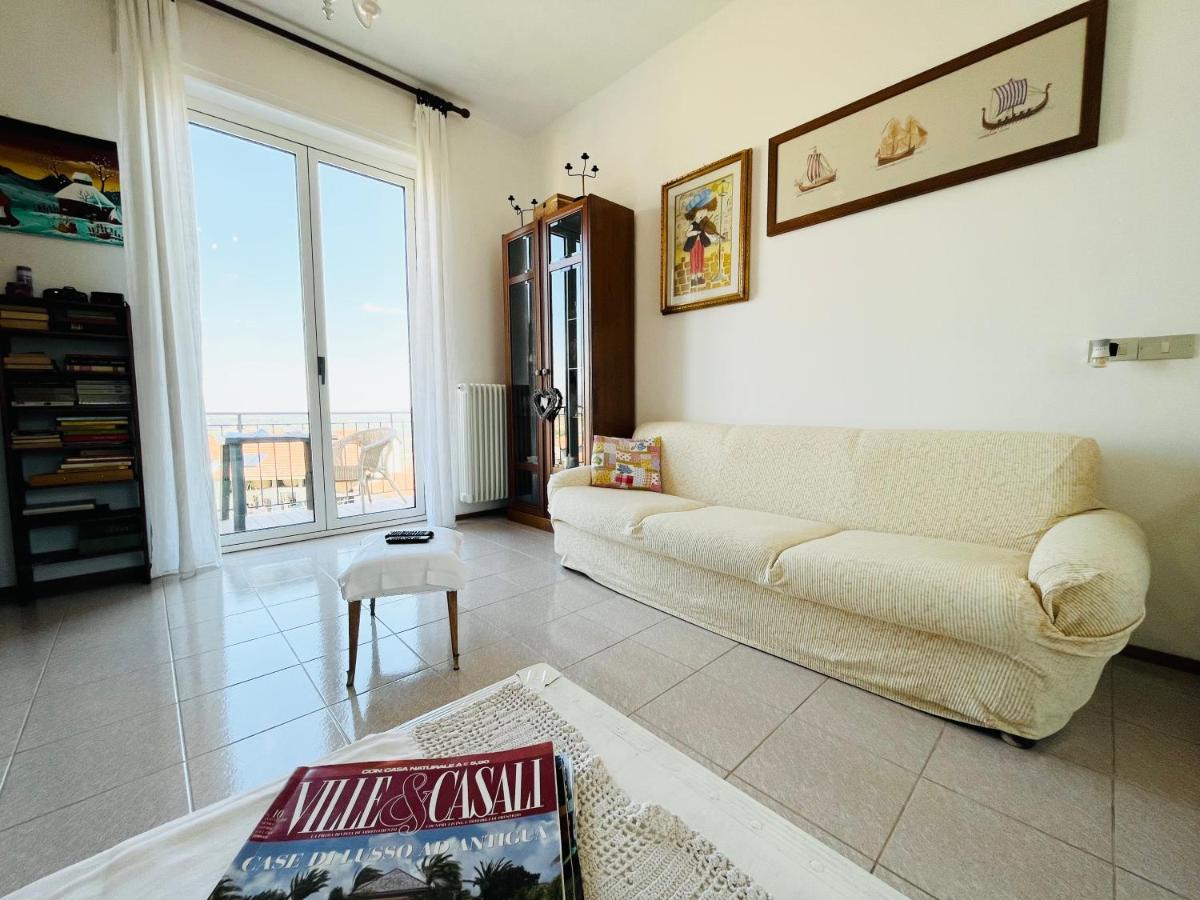 Casa Vacanze Con Vista Panoramica Frassinello Kültér fotó