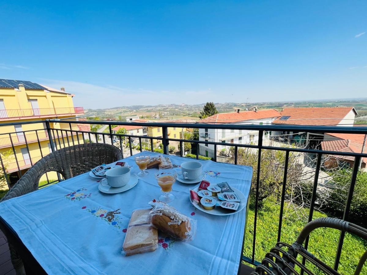 Casa Vacanze Con Vista Panoramica Frassinello Kültér fotó